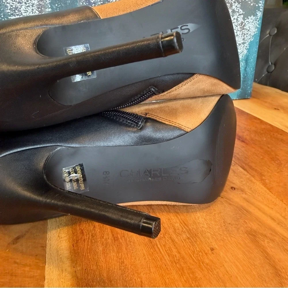 Charles by Charles David Minimalist Suede/Leather Boots – Camel & Black: EUC